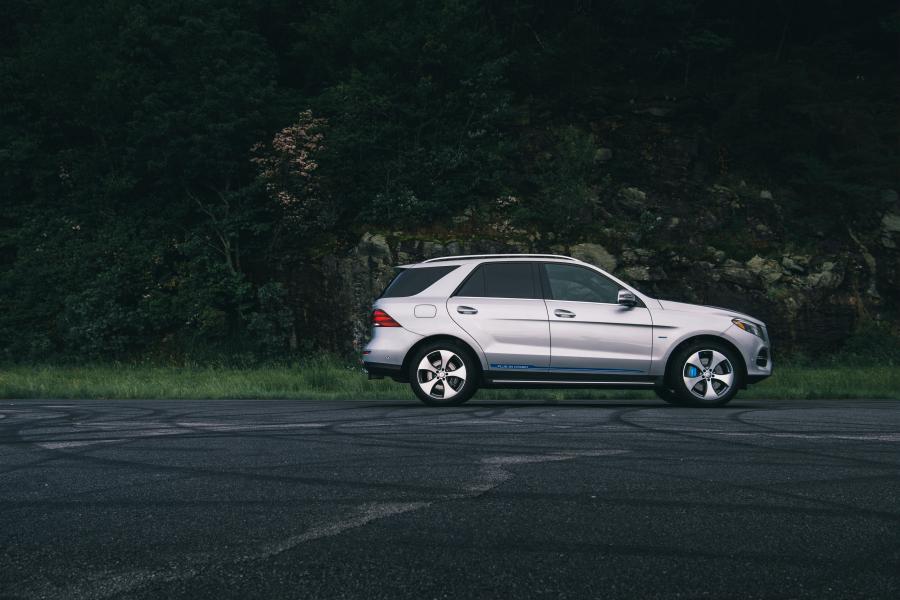  Mercedes-Benz GLE550 e 4Matic 2016 года  (NA) (фото 11 из 14)